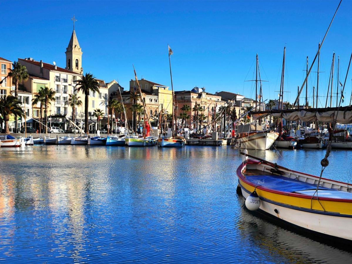 Escapade à Sanary, au coeur du village, 200M du Port,Clim,Wifi,Parking Esterno foto