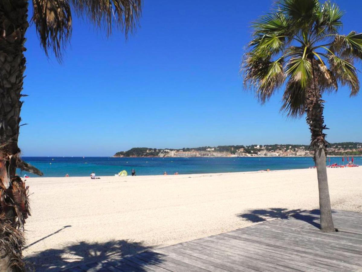 Escapade à Sanary, au coeur du village, 200M du Port,Clim,Wifi,Parking Esterno foto